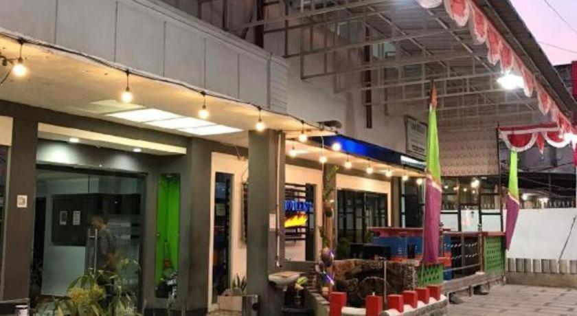 Hotel K77 Dumai Extérieur photo